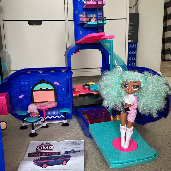 LOL Surprise! OMG 4 in 1 Glamper Van - Picture 3 of 13